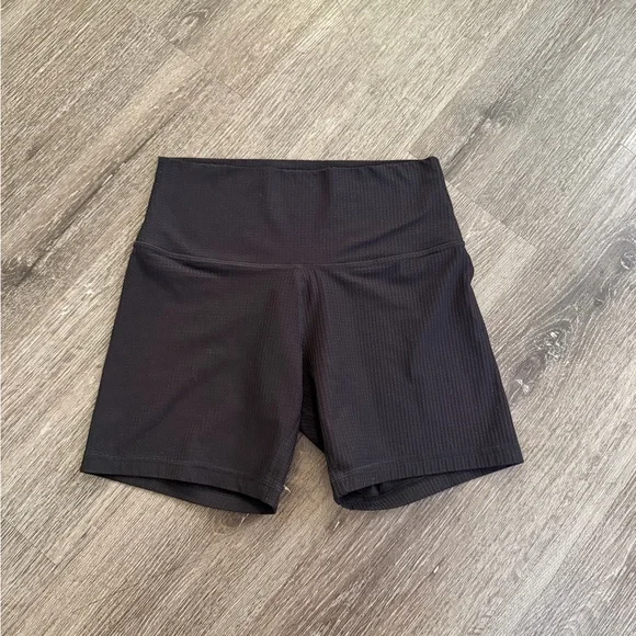 Lululemon Athletica Black Bike Shorts - Picture 2 of 7
